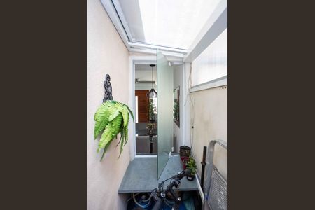 Casa à venda com 60m², 2 quartos e 1 vagaÁrea de Serviço