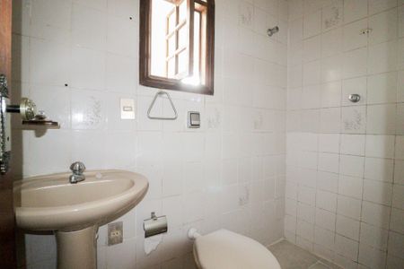 Casa para alugar com 50m², 2 quartos e 2 vagasBanheiro da Suíte