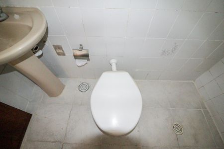 Casa para alugar com 50m², 2 quartos e 2 vagasBanheiro da Suíte