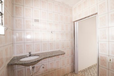 Banheiro da Suíte de casa para alugar com 1 quarto, 30m² em Vila Diva, São Paulo