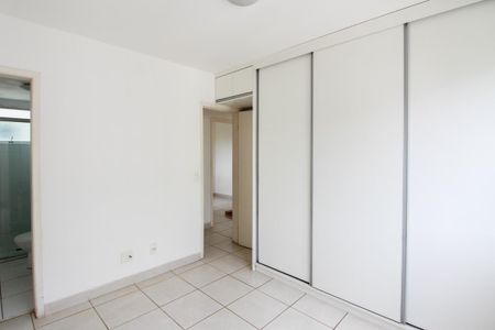 Apartamento à venda com 75m², 3 quartos e 2 vagas Apartamento à venda com 75m², 3 quartos e 2 vagasSuíte