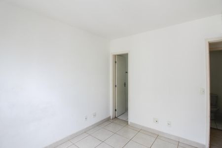 Apartamento à venda com 75m², 3 quartos e 2 vagas Apartamento à venda com 75m², 3 quartos e 2 vagasSuíte