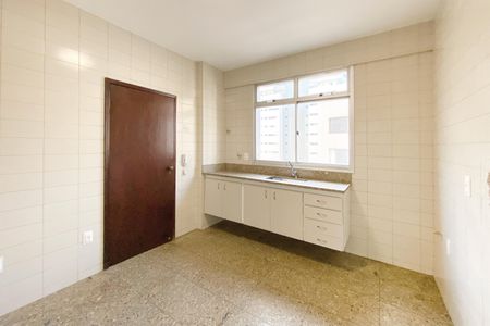 Apartamento para alugar com 190m², 4 quartos e 3 vagas