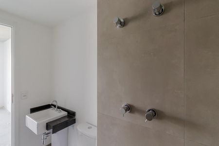 Banheiro de kitnet/studio à venda com 1 quarto, 29m² em Indianópolis, São Paulo