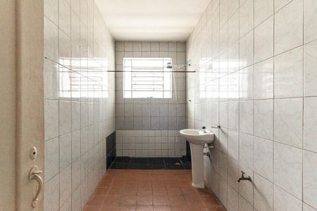 Banheiro de kitnet/studio para alugar com 1 quarto, 40m² em Santa Ifigênia, São Paulo