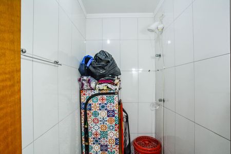 Casa à venda com 89m², 2 quartos e 2 vagas Casa à venda com 89m², 2 quartos e 2 vagasBanheiro Corredor