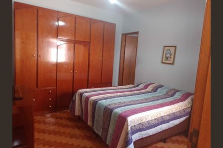 Casa à venda com 3 quartos, 150m² em Jardim Aeroporto, São Paulo