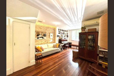 Casa à venda com 2 quartos, 196m² em Humaitá, Rio de Janeiro