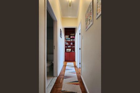 Apartamento à venda com 101m², 3 quartos e sem vaga Apartamento à venda com 101m², 3 quartos e sem vagaCorredor