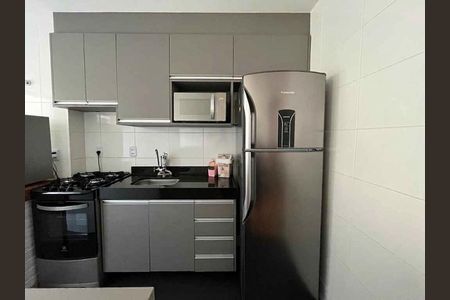 Cozinha de apartamento à venda com 2 quartos, 43m² em Vila São Bernardo, Campinas