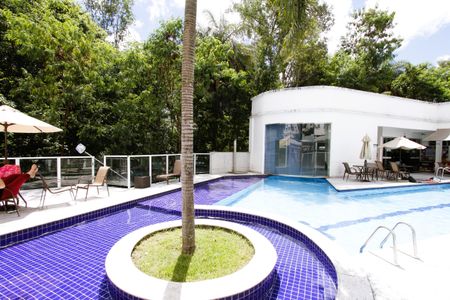 Apartamento à venda com 65m², 2 quartos e 1 vagaÁrea comum - Piscina
