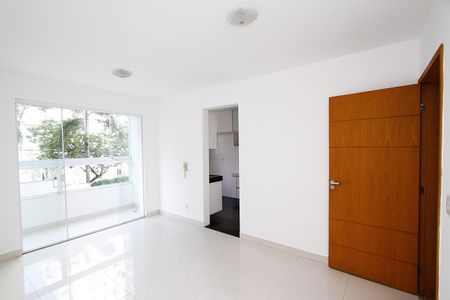 Sala de apartamento para alugar com 2 quartos, 65m² em Buritis, Belo Horizonte