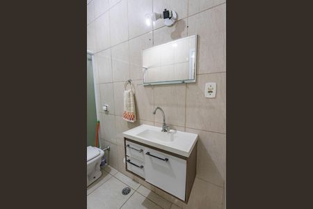 Casa à venda com 146m², 2 quartos e 2 vagasBanheiro social 