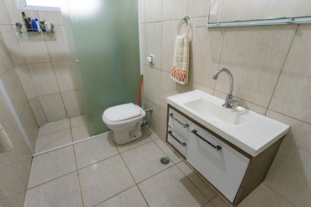 Casa à venda com 146m², 2 quartos e 2 vagasBanheiro social 