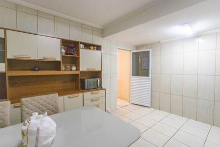 Casa à venda com 146m², 2 quartos e 2 vagasCozinha 