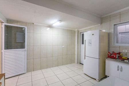 Casa à venda com 146m², 2 quartos e 2 vagasCozinha 