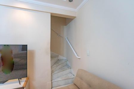 Casa à venda com 146m², 2 quartos e 2 vagasEscada 