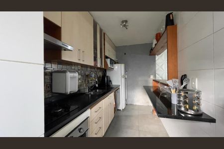 Cozinha de apartamento para alugar com 2 quartos, 52m² em Jardim Paris, São Paulo