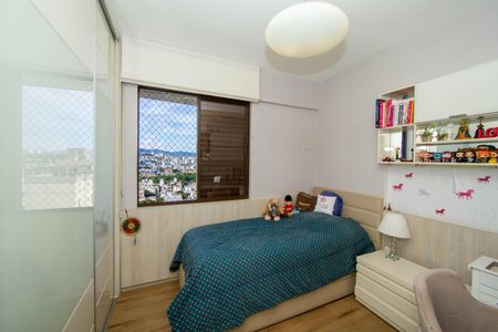 Apartamento à venda com 259m², 5 quartos e 4 vagasQUARTO3