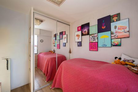 Apartamento à venda com 259m², 5 quartos e 4 vagasQUARTO2