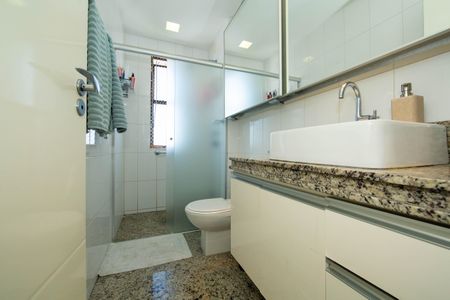 Apartamento à venda com 259m², 5 quartos e 4 vagasBANHEIRO2