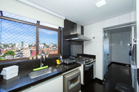 Apartamento à venda com 259m², 5 quartos e 4 vagasCOZINHA