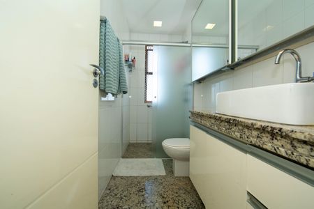 Apartamento à venda com 259m², 5 quartos e 4 vagasBANHEIRO2