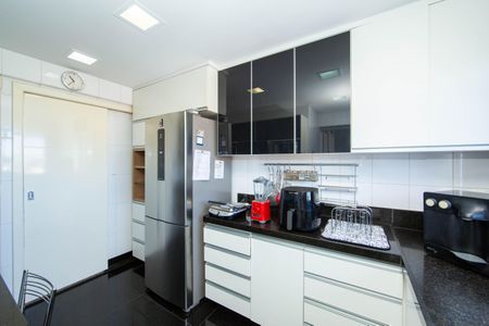 Apartamento à venda com 259m², 5 quartos e 4 vagasCOZINHA