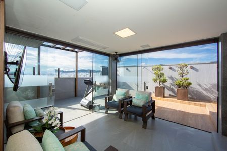 Apartamento à venda com 259m², 5 quartos e 4 vagasCOBERTURA