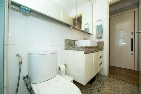 Apartamento à venda com 259m², 5 quartos e 4 vagasBANHEIRO2