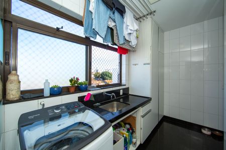Apartamento à venda com 259m², 5 quartos e 4 vagasAREA DE SERVICO
