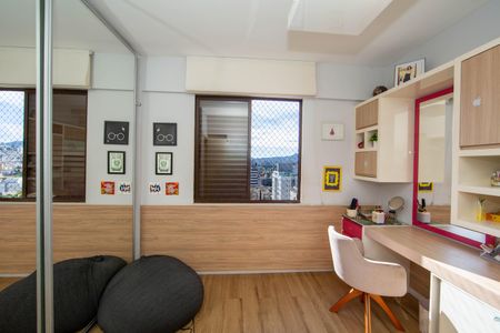 Apartamento à venda com 259m², 5 quartos e 4 vagasQUARTO1
