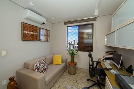Apartamento à venda com 259m², 5 quartos e 4 vagasQUARTO5