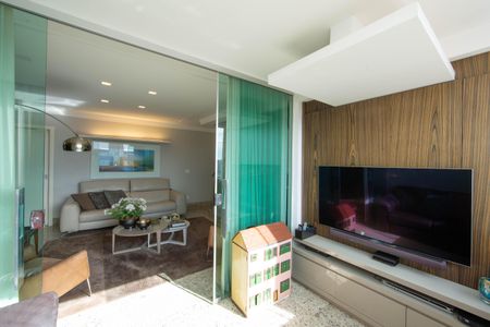 Apartamento à venda com 259m², 5 quartos e 4 vagasVARANDA