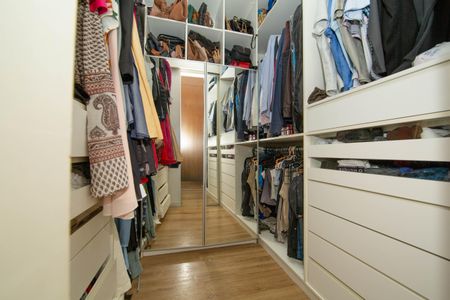 Apartamento à venda com 259m², 5 quartos e 4 vagasCLOSET