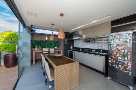 Apartamento à venda com 259m², 5 quartos e 4 vagasCOBERTURA