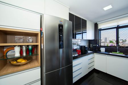 Apartamento à venda com 259m², 5 quartos e 4 vagasCOZINHA