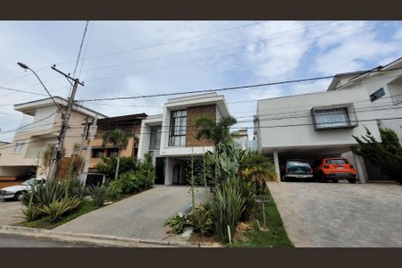 Casa de condomínio para alugar com 224m², 2 quartos e 4 vagasFachada
