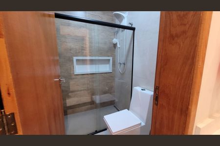 Casa de condomínio para alugar com 224m², 2 quartos e 4 vagasBanheiro - Piso térreo