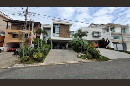 Casa de condomínio para alugar com 224m², 2 quartos e 4 vagasFachada