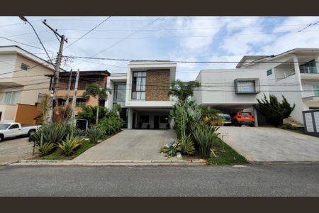 Casa de condomínio para alugar com 224m², 2 quartos e 4 vagasFachada