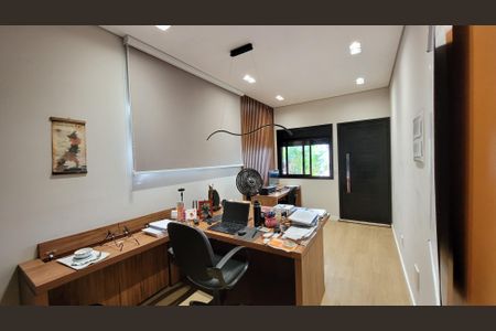 Casa de condomínio para alugar com 224m², 2 quartos e 4 vagasEscritório