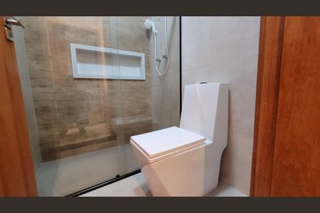 Casa de condomínio para alugar com 224m², 2 quartos e 4 vagasBanheiro - Piso térreo