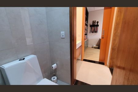 Casa de condomínio para alugar com 224m², 2 quartos e 4 vagasBanheiro - Piso térreo