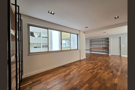 Apartamento para alugar com 145m², 3 quartos e 1 vaga Apartamento para alugar com 145m², 3 quartos e 1 vagaSala