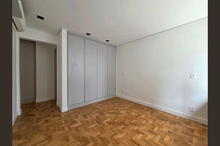 Apartamento para alugar com 145m², 3 quartos e 1 vaga Apartamento para alugar com 145m², 3 quartos e 1 vagaSuíte