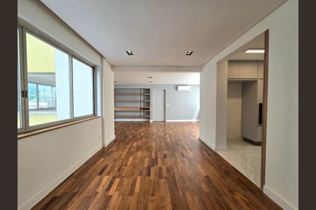 Apartamento para alugar com 145m², 3 quartos e 1 vaga Apartamento para alugar com 145m², 3 quartos e 1 vagaSala