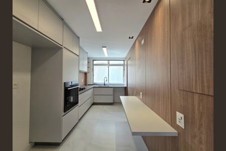 Apartamento para alugar com 145m², 3 quartos e 1 vaga Apartamento para alugar com 145m², 3 quartos e 1 vagaCozinha