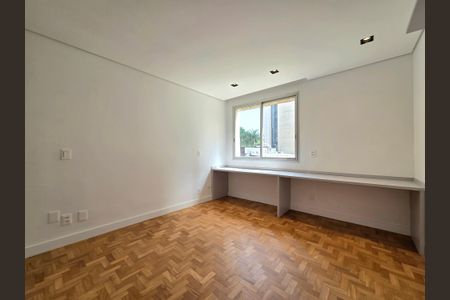 Apartamento para alugar com 145m², 3 quartos e 1 vaga Apartamento para alugar com 145m², 3 quartos e 1 vagaSuíte