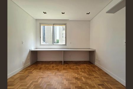 Apartamento para alugar com 145m², 3 quartos e 1 vaga Apartamento para alugar com 145m², 3 quartos e 1 vagaSuíte